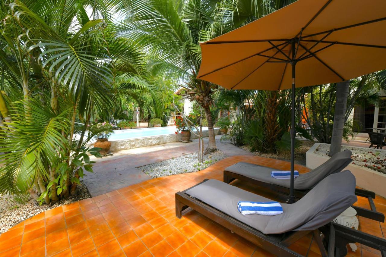 Wonders Boutique Hotel Oranjestad Exterior photo