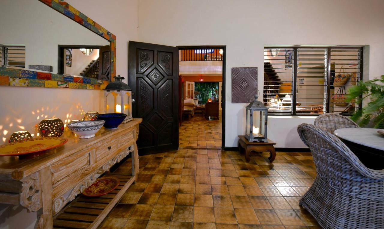 Wonders Boutique Hotel Oranjestad Exterior photo
