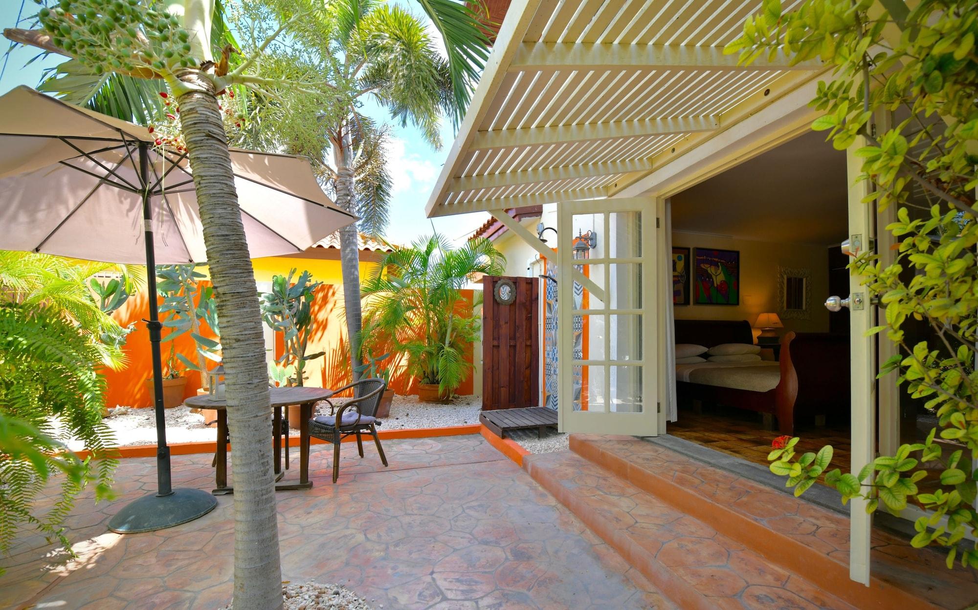 Wonders Boutique Hotel Oranjestad Exterior photo