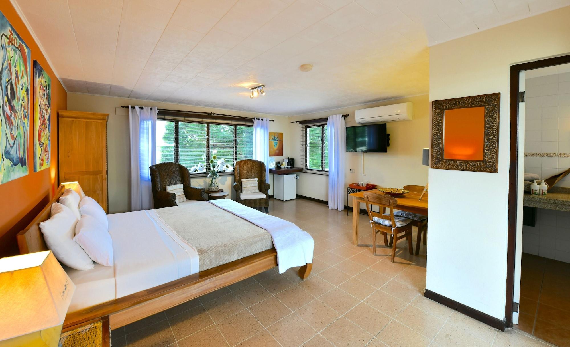 Wonders Boutique Hotel Oranjestad Exterior photo
