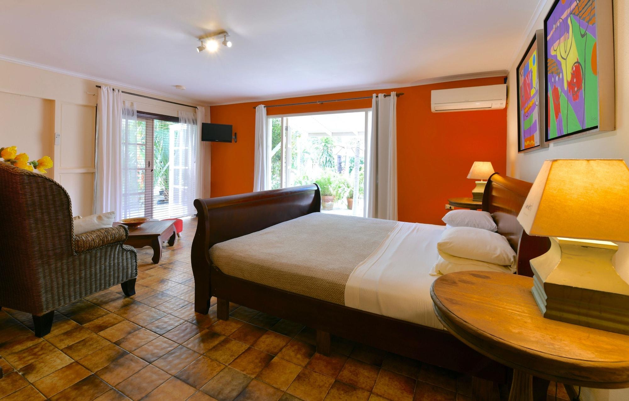 Wonders Boutique Hotel Oranjestad Exterior photo